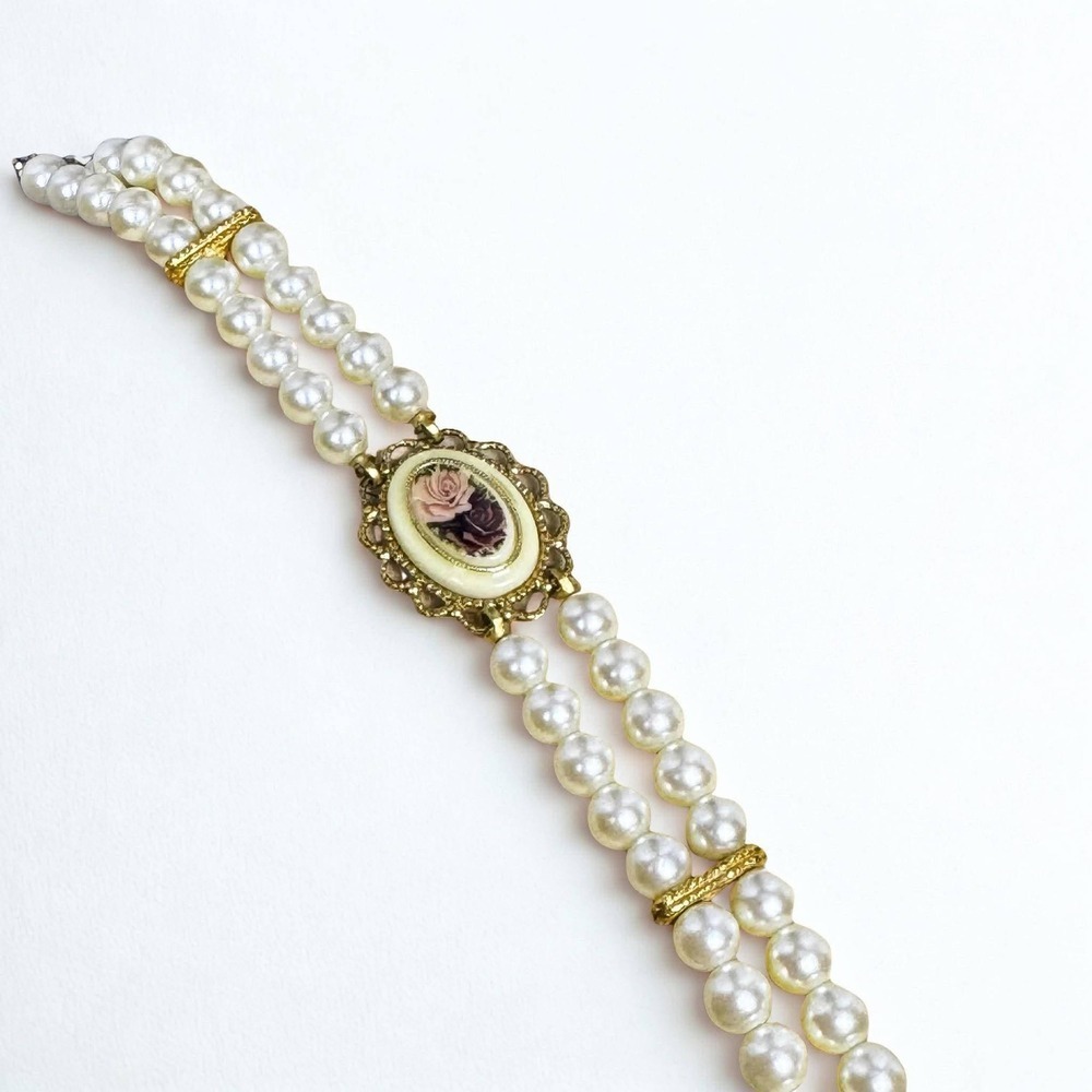 Vtg Double Strand Faux Pearl Rose Cameo Bracelet Gold Tone Floral Romantic